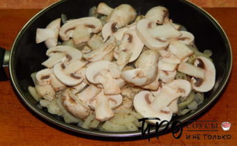 курица в сливочном соусе с грибами